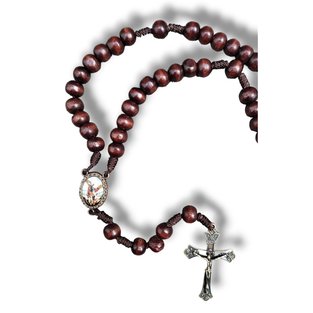 Terço São Miguel, Terço de Madeira São Miguel Arcanjo, Medalha Resinada e Crucifixo em Metal