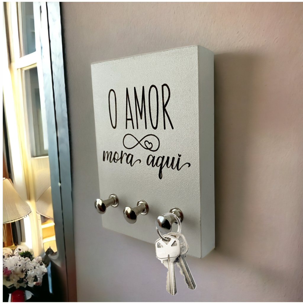 Porta Chaves De Parede Pequeno Em MDF Multiuso - O amor mora aqui