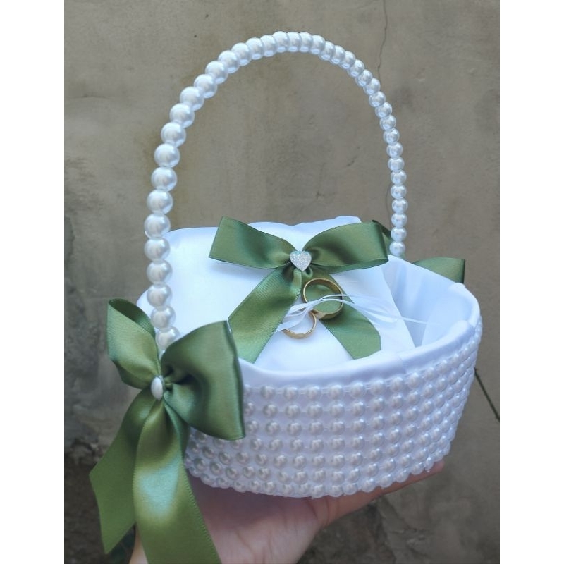 Cesta florista daminha casamento com almofada laço verde oliva militar