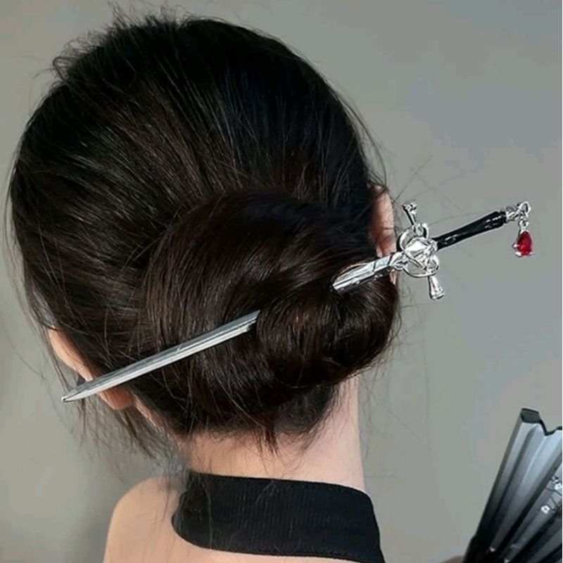 Prendedor de cabelo de espada/adaga com strass vermelho, rock, goth, punk / Prendedor rosa vermelha