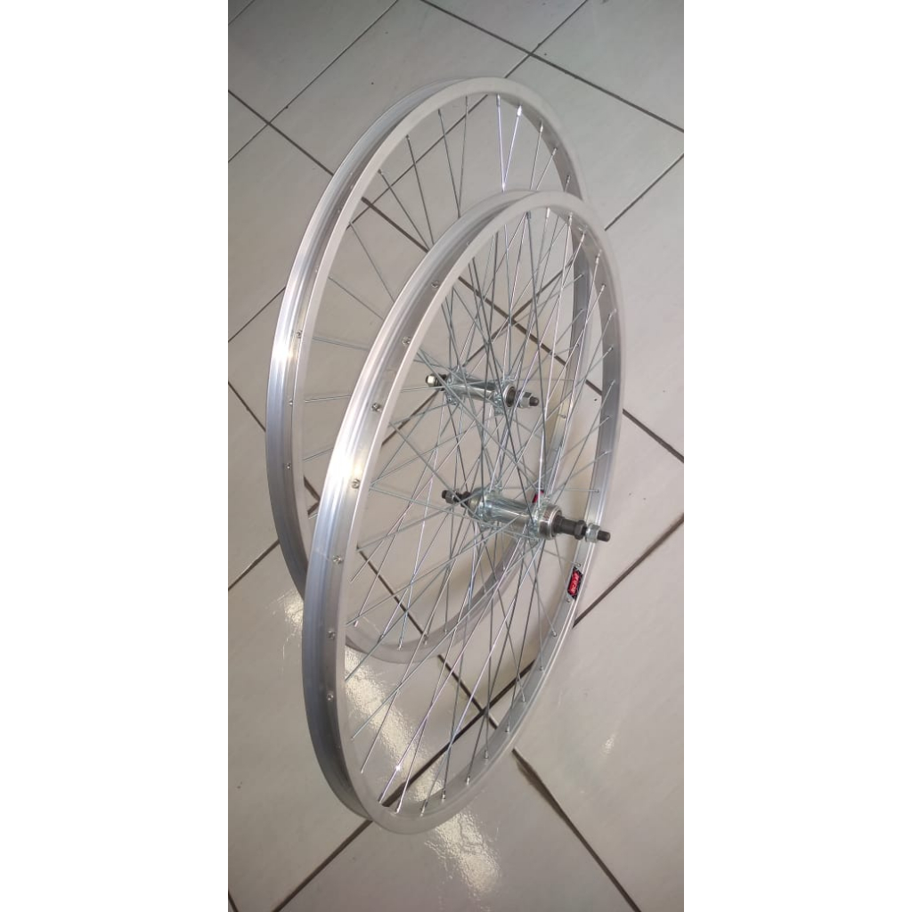 RODAS MONTADAS P/ BICICLETAS 26 X 1.1/2-AROS COMUNS DE ALUMÍNIO-CUBOS AÇO-36 RAIOS FINOS-CÓD.350.114