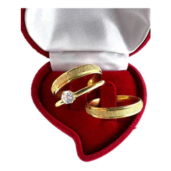 Par de Alianças Anatômica de Casamento Fininha Banhada Diamantada 4mm + Solitário