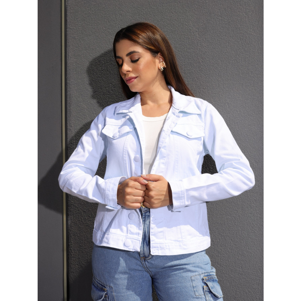 Jaqueta Jeans Branca com botões empacado barra normal