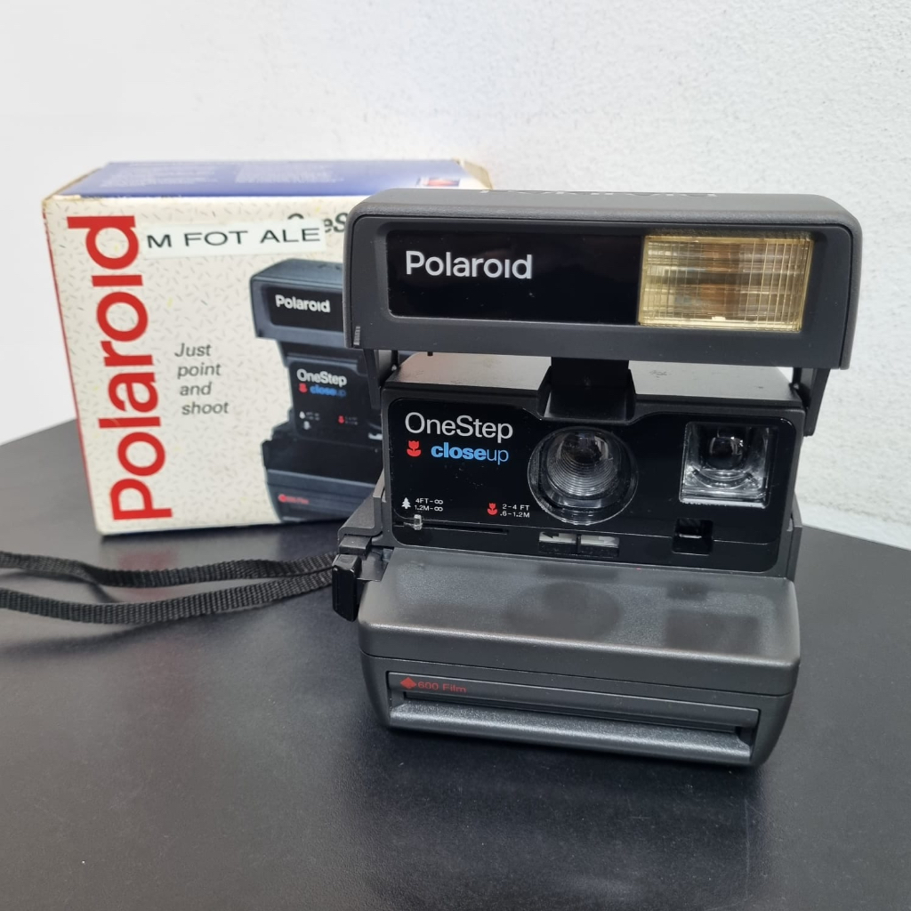 polaroid 600 film onestep close up