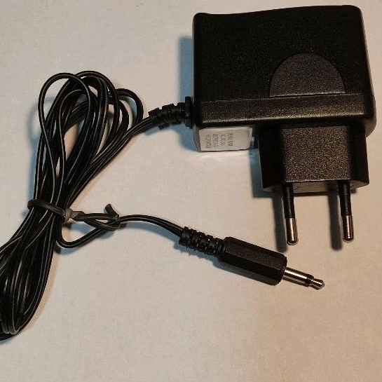 Fonte para Pense Bem vídeo game antigo. fonte bivolt automática estabilizada.
