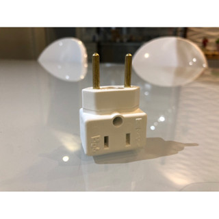 Adaptador De Tomada 10a/20a Bob 3 Pinos P/2