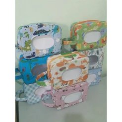 Necessaire Porta Fraldas Lenço Umedecido Impermeável Bebê Bolsa Maternidade Creche Dinossauro Safari