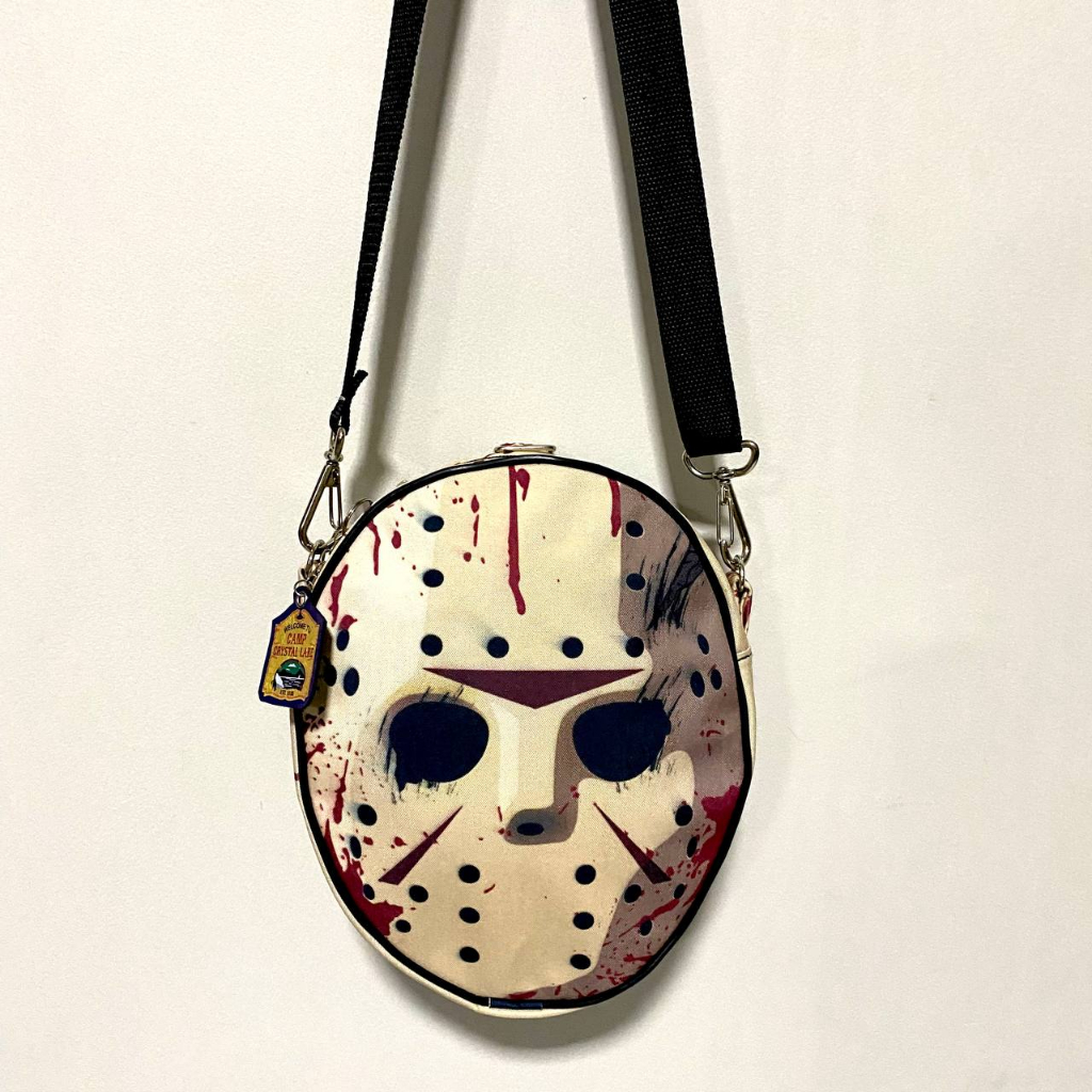 Mini Mochila e Bag 2 em 1 Jason voorhees filme sexta-feira 13 halloween terror versão sangue fake em Oferta na Shopee