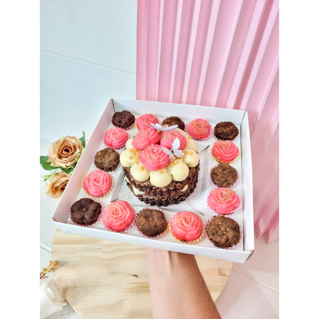 Caixas para Bolo Bentô + 16 Doces 20x20x08cm, Mini Bolo, Bento Cake KIT 5~20 em Oferta na Shopee