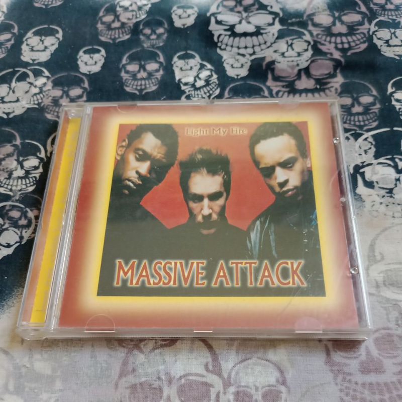 CD MASSIVE ATTACK - LIGHT MY FIRE