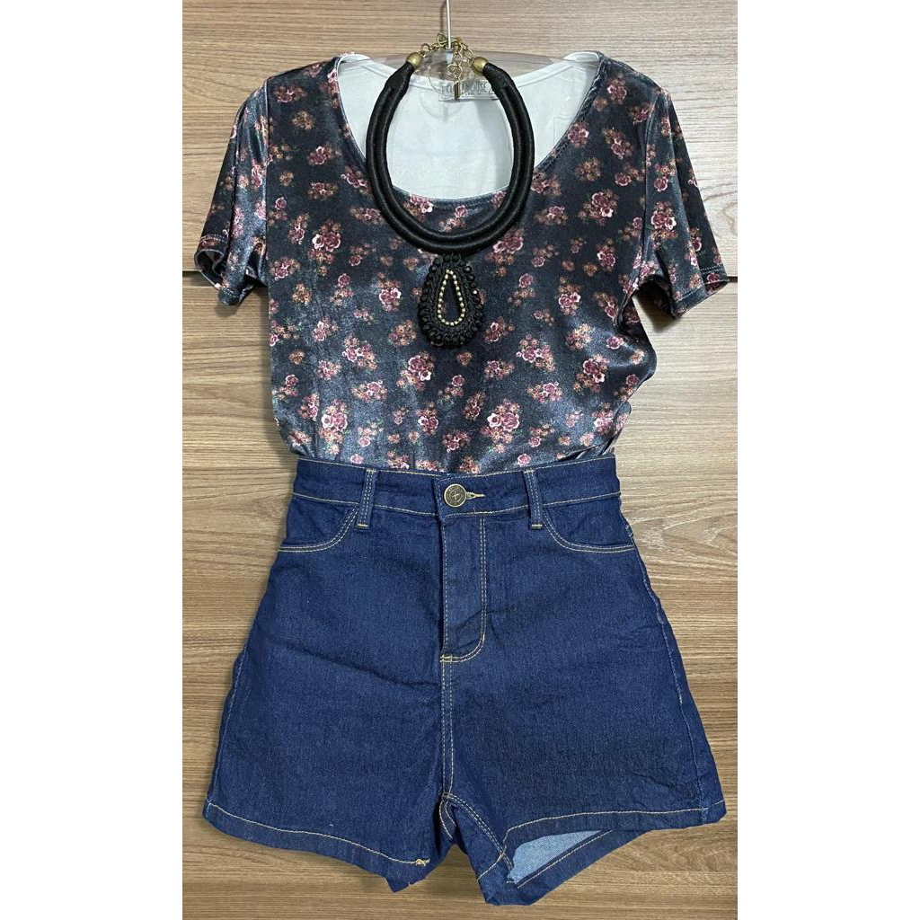 Blusa cropped parece um veludo - Tamanho P - excelente estado de conservação