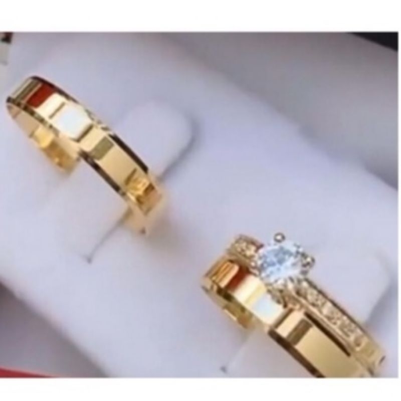 PAR ALIANÇA 4MM CHANFRADA BANHADA A OURO TUNGSTÊNIO