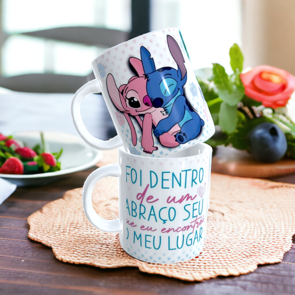 caneca para café lilo stitch e angel foi dentro do seu abraço que eu encontrei o meu lugar