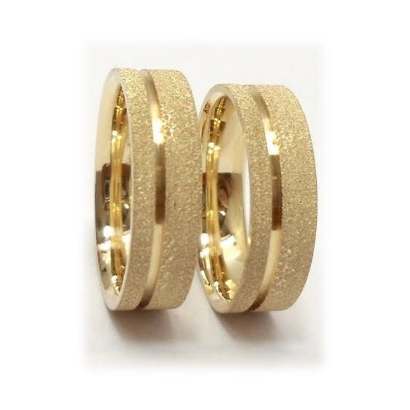 PAR ALIANÇA TUNGSTÊNIO BANHADA OURO18K DIAMANTADA 8MM SOLITÁRIO E CAIXINHA