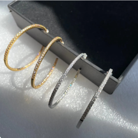 Brinco de Argola com Zircônia - 3 Tamanhos, 2 Cores | Fecho Tarraxa em Oferta na Shopee