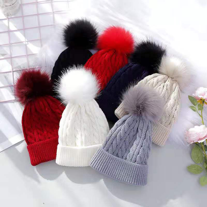 Gorro Feminino De Inverno Com Pompom TOUCA DE LÃ OTIMA PARA USAR NO FRIO em Oferta na Shopee