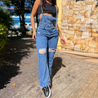 Macacão jeans Jardineira com rasgo na perna com alça X066