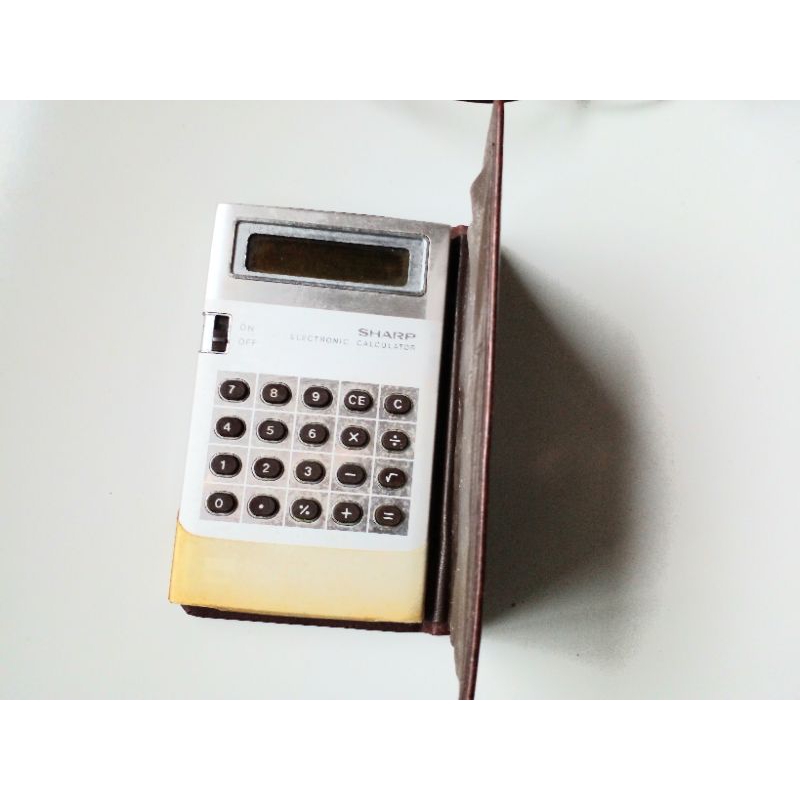 Interessantíssima Calculadora Sharp Recarregável Raridade