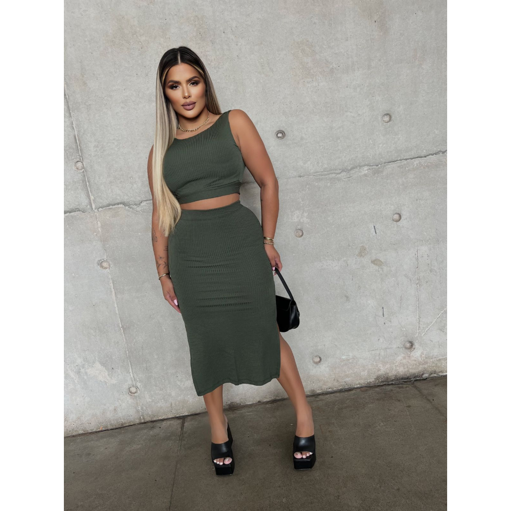 Luma stillo CONJUNTO NANDA CROPPED E SAIA MIDI COM ABERTURA NA LATERAL - VERDE MILITAR