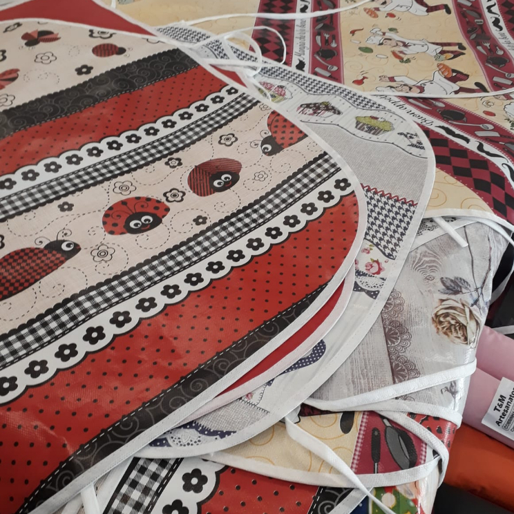 10 UNIDADES DE  AVENTAL P/ COZINHA  ESTAMPADO 45X65CM SEM BOLSO | LER A DESCRIÇÃO