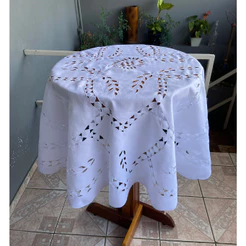 Toalha De Mesa Redonda Bordado Caseado/Rechilieu Direto do Nordeste Tecido Branco Com Bordado Branco