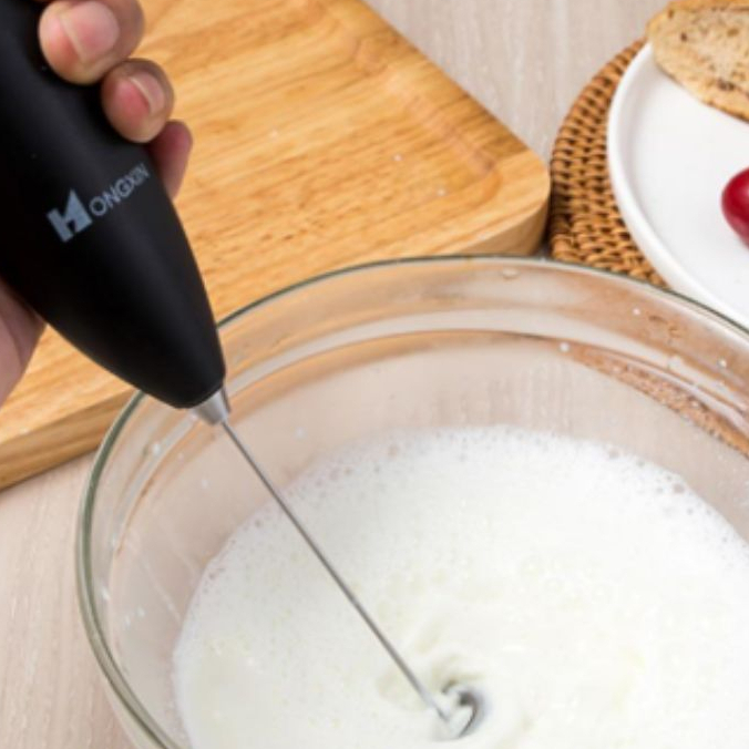 Mini Batedor Mixer Portátil Misturador de Alimentos Espumador de Leite a Pilha