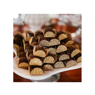 50 Forminhas P/ Brigadeiros Caixeta Tela Escocia Jufiori em Oferta na Shopee