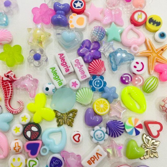 Mix de entremeios miçangas variadas em Oferta na Shopee