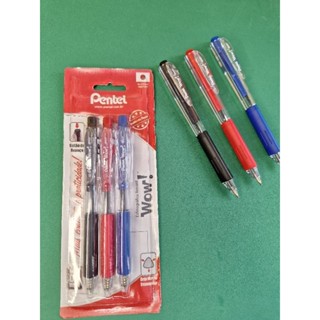 Caneta Pentel Wow, com 3 unidades nas cores azul, vermelha e preta, ponta 0.7, corpo triangular.