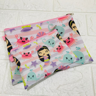 kit necessaires ,bolsinhas ( tema dino,sereia,barbie,marinheiro...)