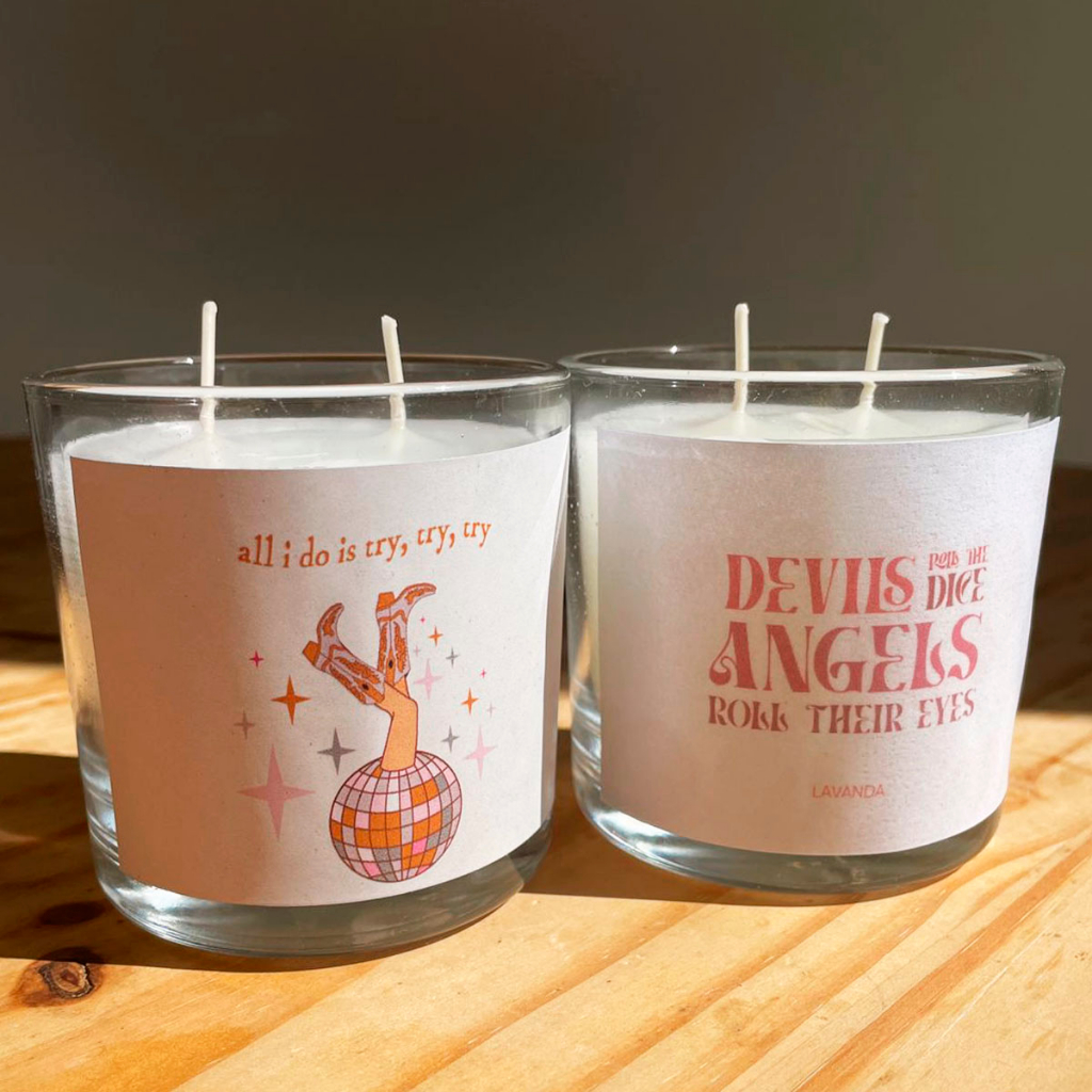 Kit 2 Velas aromáticas Taylor Swift | Lover | Folklore | Pitanga | Baunilha