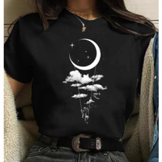 Camiseta Feminina Preta Lua Planeta Astronauta Estampas Vareadas!
