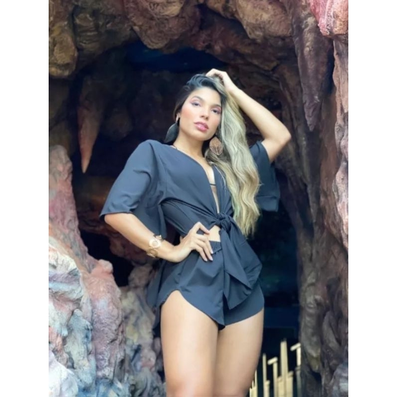 Conjunto saida de praia short e blusa com amarrações em Oferta na Shopee