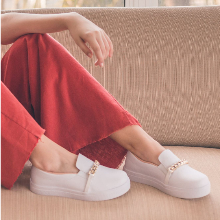 Tênis Slip On Feminino Bia Calçados Corrente Napa Branco em Oferta na Shopee