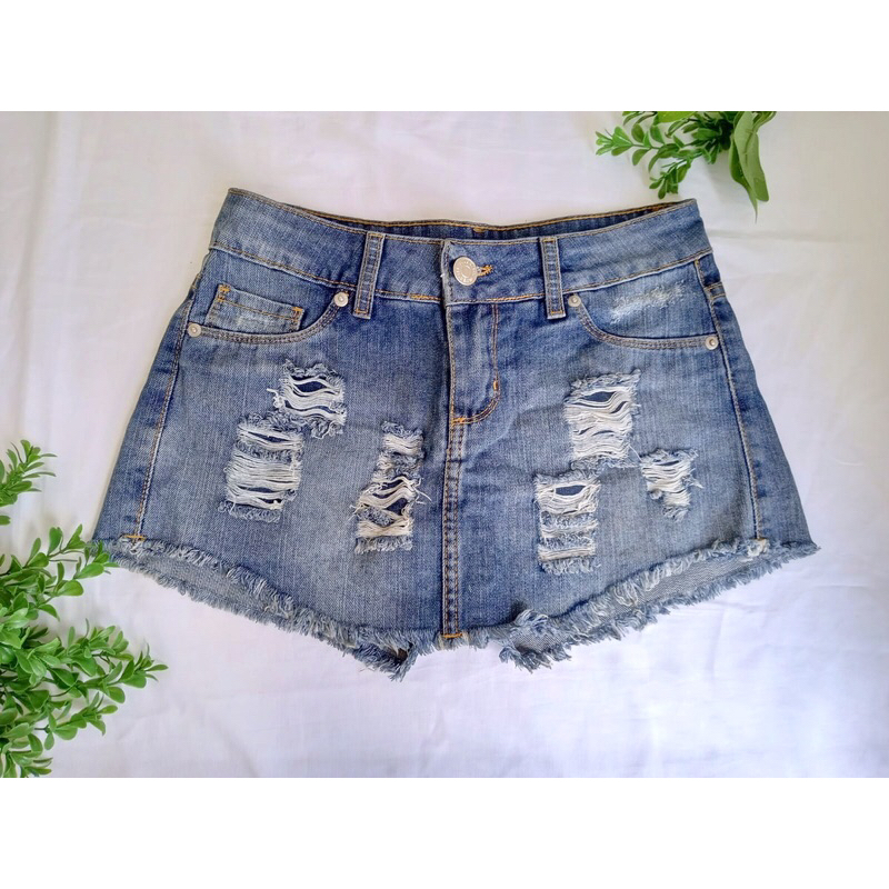 Short saia Jeans destroyed