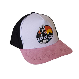 Boné Trilha Adventure Wild Nature Gorro Aba Reta Premium Camurça Rosa Furado a Laser Trucker Emborrachado