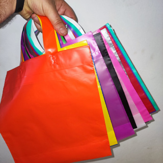 kit com 25 Sacolas plásticas Alça Fita  tamanhos 27x30 , 30x35 e 40x40  em Alta Densidade para lojas em Oferta na Shopee