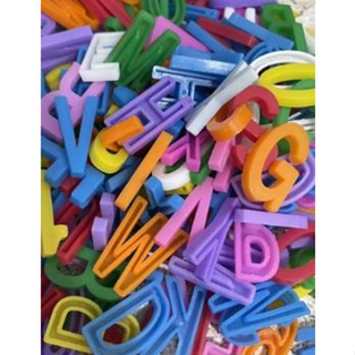 100 Letras e Números Sortidos Brinquedo Educativo Alfanumérico em Oferta na Shopee