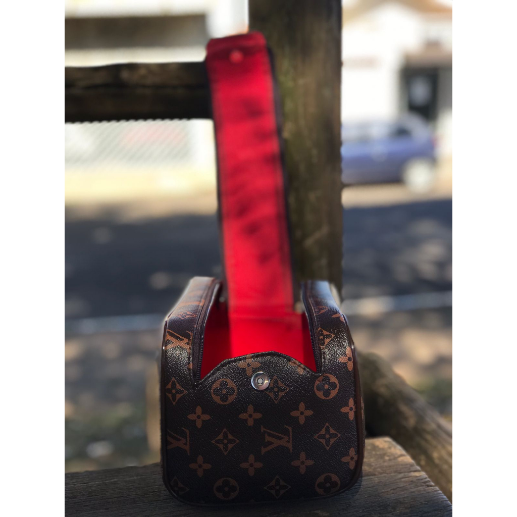 Necessaire Grande / Masculina Feminina / Organizadora Viagem / Bolsa de Mão  / Porta Chuteiras / Porta Maquiagens / Luis Vuitton