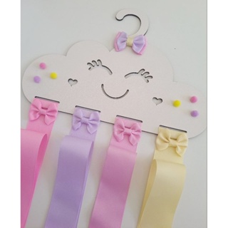 Organizador e porta laço infantil MDF nuvem decorado lacinhos bico pato fitas com pompom colorido. em Oferta na Shopee