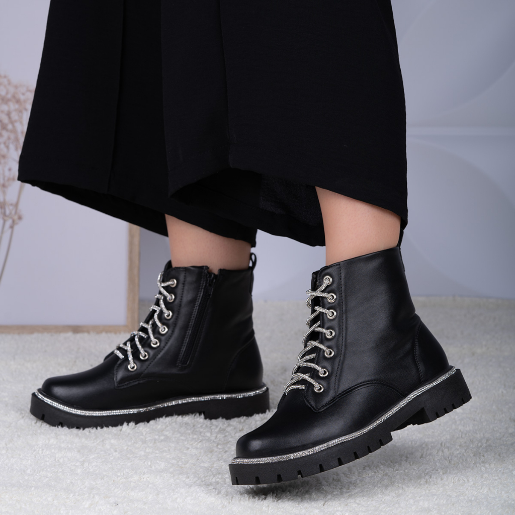 Bota Coturno Tratorado Feminino Domidona Strass Luxo Cano Curto Moda - Women Shoes