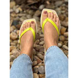 Chinelo Feminino Quadrado Moda Verão Lançamento Varias Cores Disponiveis Conforto e Estilo em Oferta na Shopee