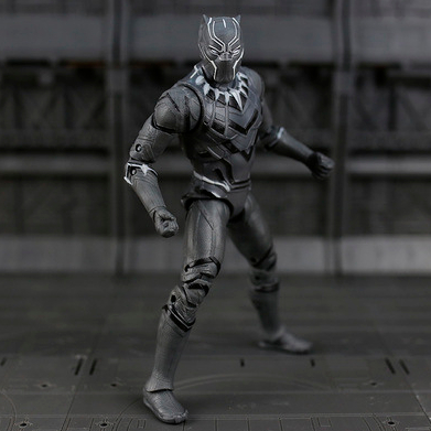 Boneco Pantera Negra Articulado 17cm Wakanda Livre Figura de Ação