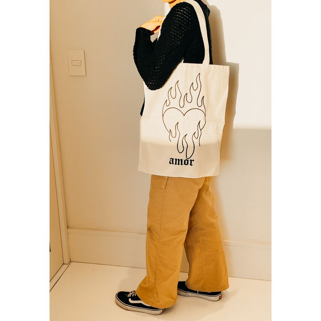Bolsa Sacola Ecobag Coração em Chamas preto sacola ecológica,escola,faculdade, curso,personalizado,brinde,lembrancinha,