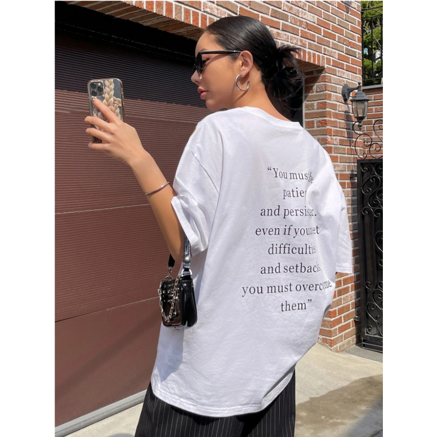 Camiseta Oversized Branca Preta Estampa Escrita Texto Frente Costas Blusa Larga T-Shirt Aesthetic Unissex