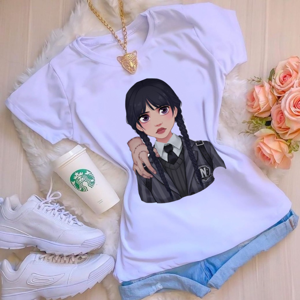 blusinha feminina basica moda personagens t shirt wandinha  P ao GG em Oferta na Shopee