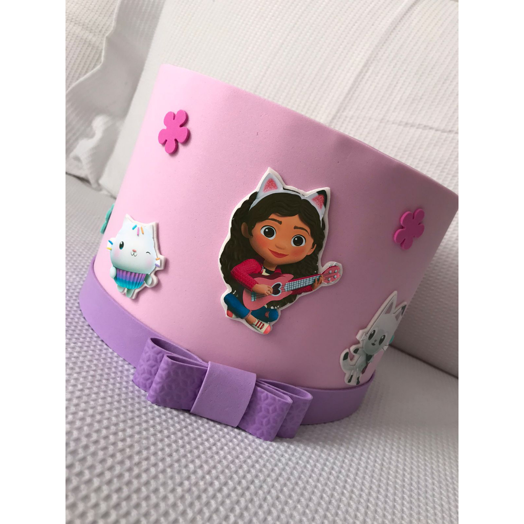 Bolo fake casa magica da gabby 1 andar- Material papelão e EVA