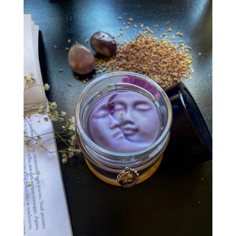 Twilight Candle Vela Aromática Artesanal de Lavanda e Pingente Lua e Sol