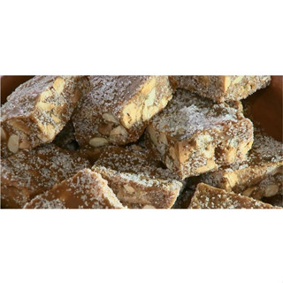 PÉ DE MOÇA Doce de amendoim pé de moça 1kg