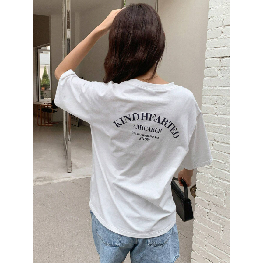 Camiseta Kind Hearted Amicable Oversized Longline Manga Curta Básica